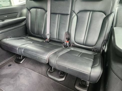 Used 2024 Jeep Wagoneer Series II AWD/4WD image 28