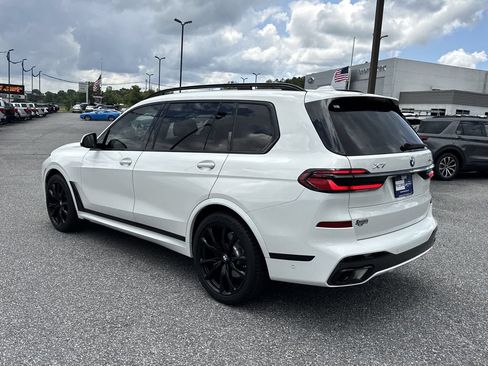 Used 2024 BMW X7 xDrive40i w/ M Sport Package AWD/4WD image 5