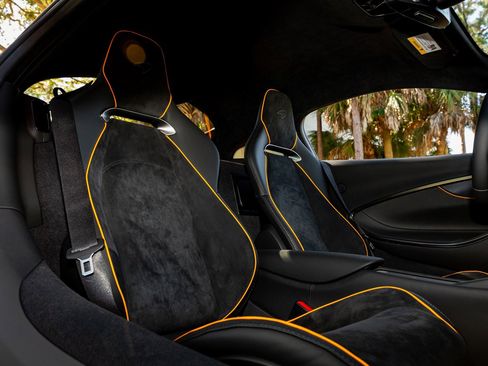 Used 2024 McLaren Artura RWD image 70