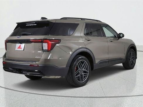 Used 2026 Ford Explorer ST-Line w/ ST-Line Street Pack AWD/4WD image 6