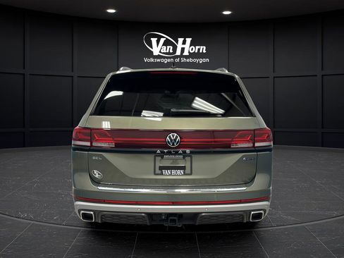 Used 2024 Volkswagen Atlas Peak Edition SEL AWD/4WD image 6