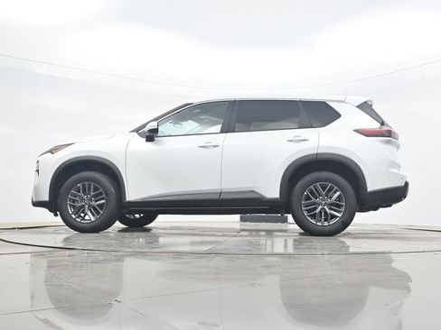 Used 2026 Nissan Rogue SV image 32