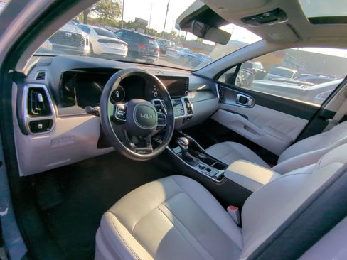 Used 2023 Kia Sorento SX FWD image 7