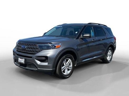 Used 2022 Ford Explorer XLT RWD image 1
