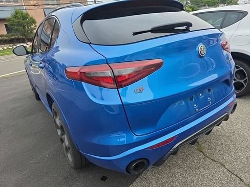 Used 2023 Alfa Romeo Stelvio Estrema AWD/4WD image 4