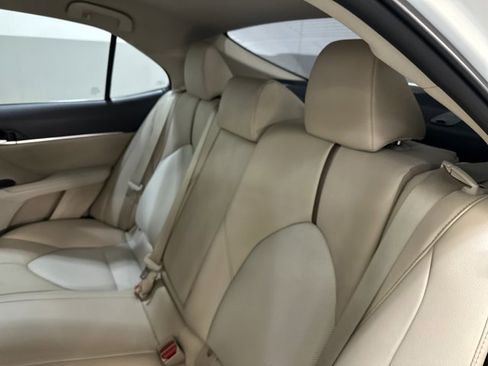 Used 2020 Toyota Camry XLE image 20