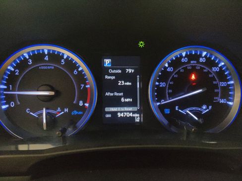 Used 2019 Toyota Highlander XLE FWD image 23