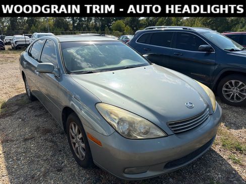 Used 2004 Lexus ES 330 w/ Premium Pkg FWD image 3