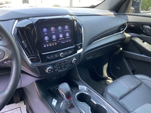 Used 2023 Chevrolet Traverse RS FWD image 23