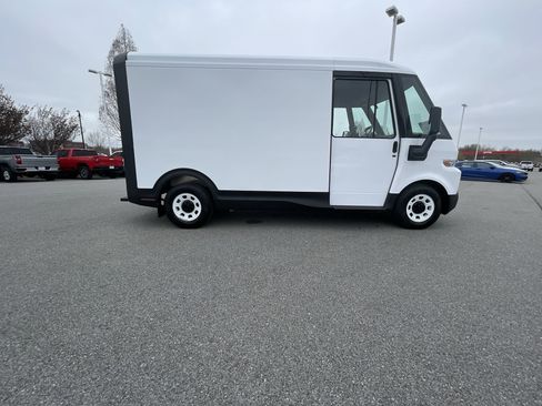 New 2025 Chevrolet Brightdrop 400 image 66