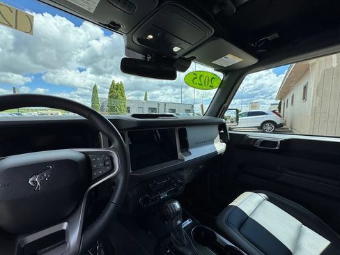 Used 2025 Ford Bronco Outer Banks AWD/4WD image 22