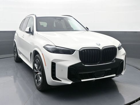Used 2026 BMW X5 xDrive50e w/ M Sport Package AWD/4WD image 2