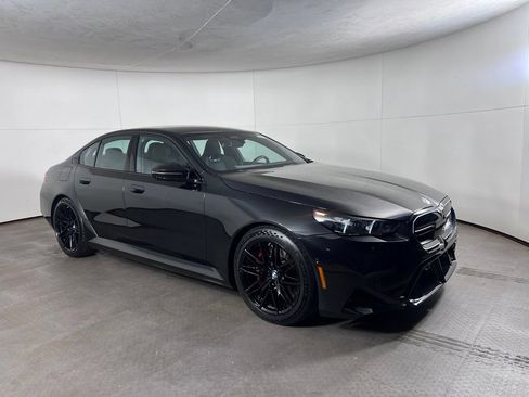 Used 2025 BMW M5 w/ Executive Package AWD/4WD image 8