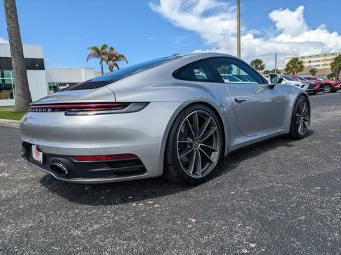 Used 2024 Porsche 911 Carrera RWD image 4