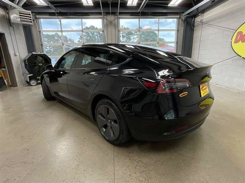 Used 2022 Tesla Model 3 Long Range AWD/4WD image 3