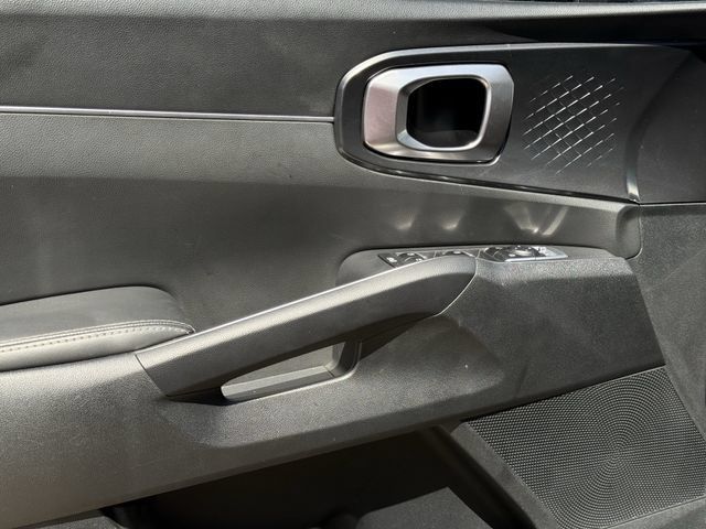 Used 2025 Kia Sorento LX FWD image 24