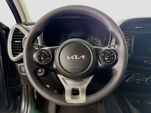 Used 2022 Kia Soul LX FWD image 13