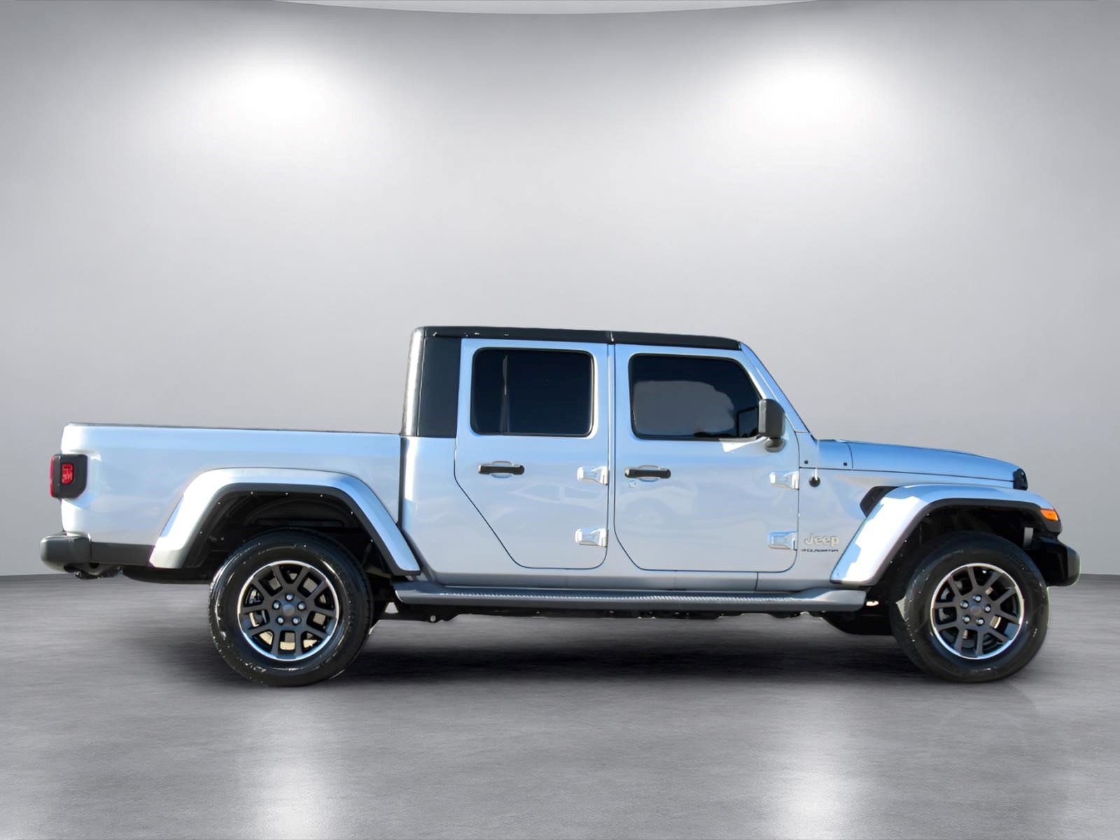 Used 2023 Jeep Gladiator Overland AWD/4WD image 2