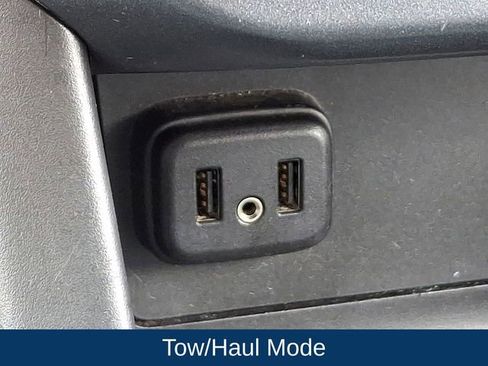 Used 2019 Chevrolet Colorado Z71 AWD/4WD image 18