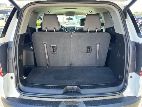 Used 2023 GMC Acadia SLT image 7