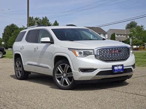 Used 2018 GMC Acadia Denali w/ Technology Package AWD/4WD image 2