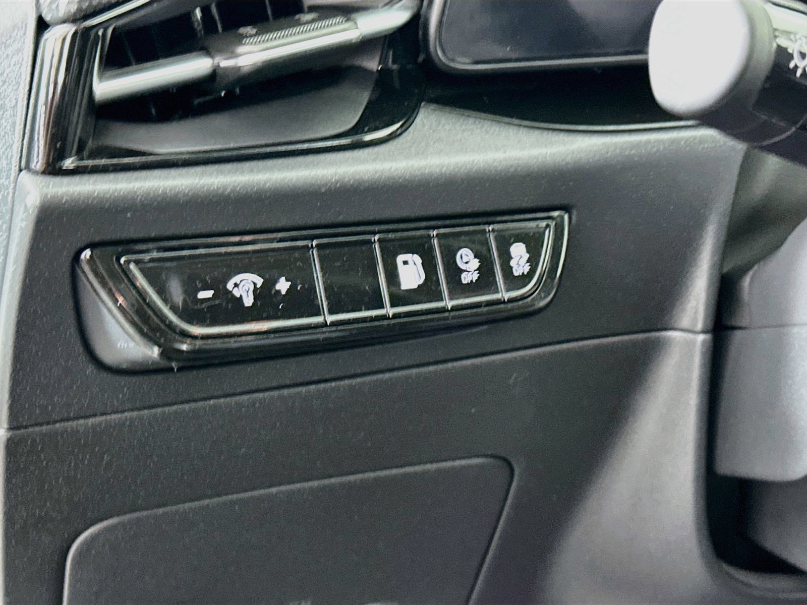 Used 2025 Kia Niro EX w/ EX Cold Weather Package FWD image 10