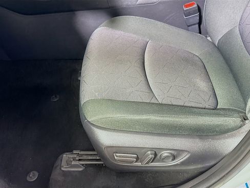 Certified 2019 Toyota RAV4 XLE w/ Convenience Package image 18