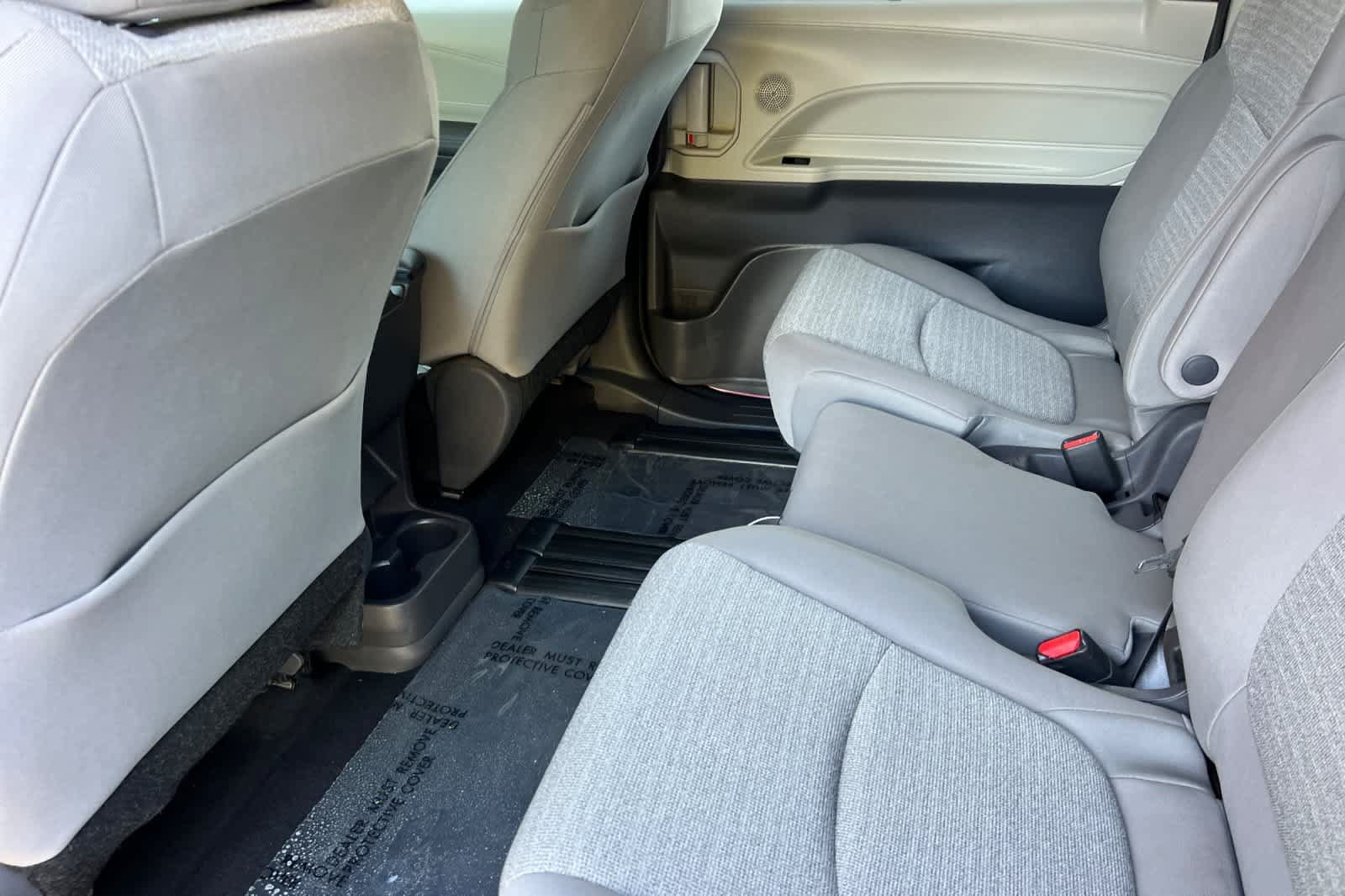 Certified 2021 Toyota Sienna LE FWD image 4