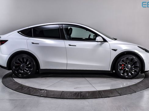 Used 2022 Tesla Model Y Performance image 7
