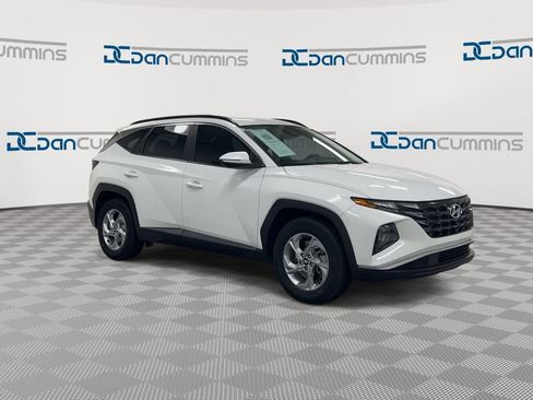 Used 2023 Hyundai Tucson SEL FWD image 2