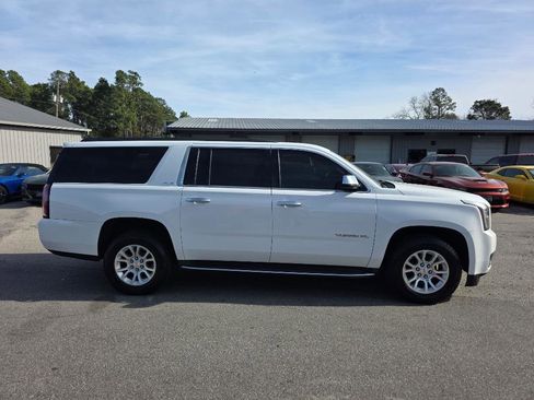 Used 2015 GMC Yukon XL SLE image 4