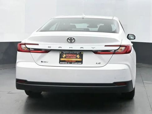 Used 2025 Toyota Camry LE image 8