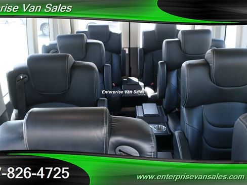 Used 2023 Ford Transit 350 XLT RWD image 2