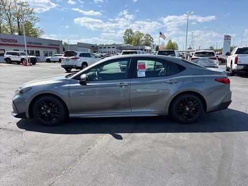 Used 2026 Toyota Camry SE FWD image 27