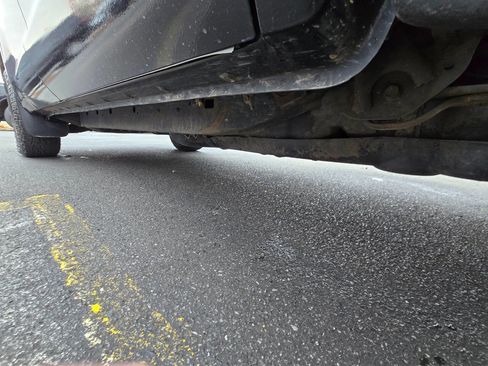 Used 2013 Toyota Tundra Grade 4x4 4dr CrewMax Cab Pick image 22