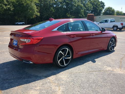 Used 2018 Honda Accord Sport image 3