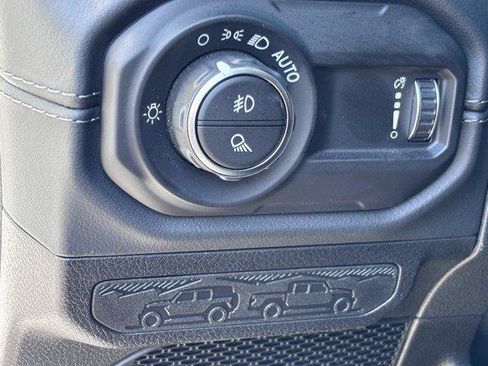 Used 2025 Jeep Gladiator Rubicon w/ Safety Group AWD/4WD image 21