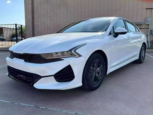 Used 2023 Kia K5 LXS image 1