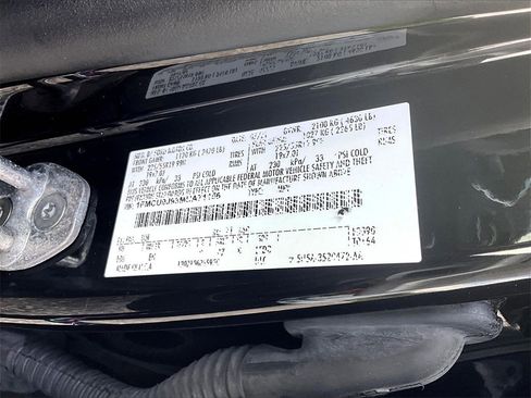 Used 2021 Ford Escape Titanium image 32