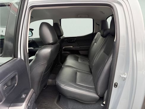 Used 2021 Toyota Tacoma SR5 w/ Trail Edition AWD/4WD image 27