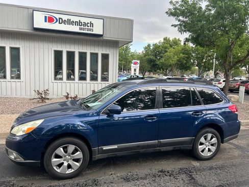 Used 2010 Subaru Outback 2.5i Premium AWD/4WD image 1