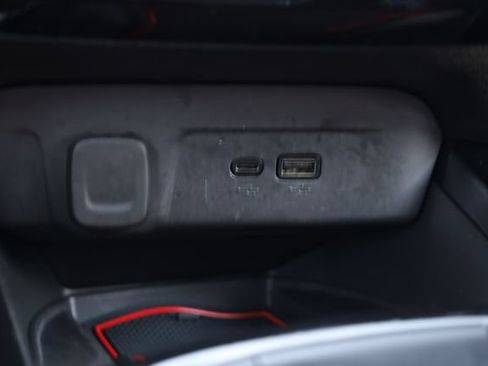 Used 2024 Chevrolet Trax RS w/ Sunroof Package FWD image 24