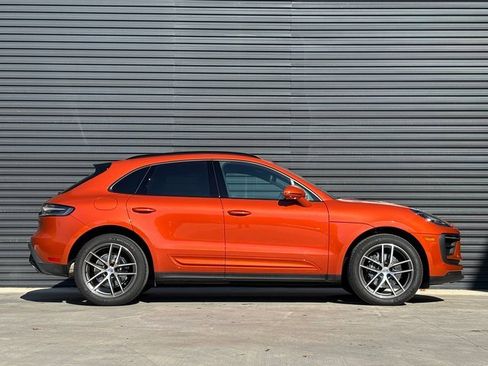 Certified 2025 Porsche Macan image 8