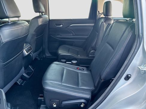 Used 2017 Toyota Highlander Limited AWD/4WD image 21