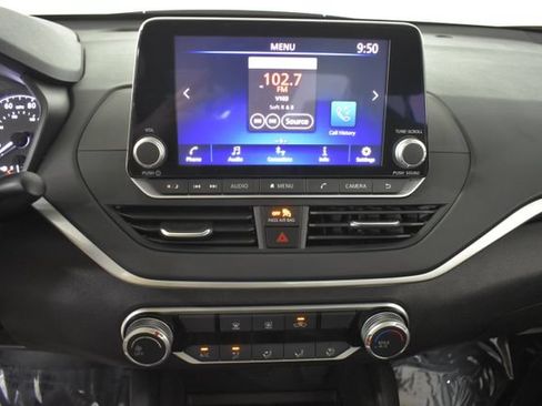 Certified 2025 Nissan Altima 2.5 S FWD image 18