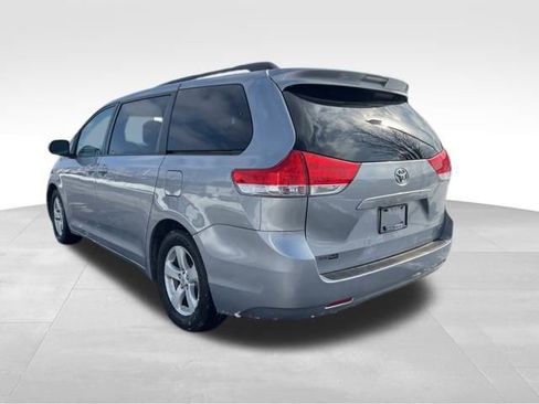 Used 2011 Toyota Sienna LE w/ Towing Pkg image 5