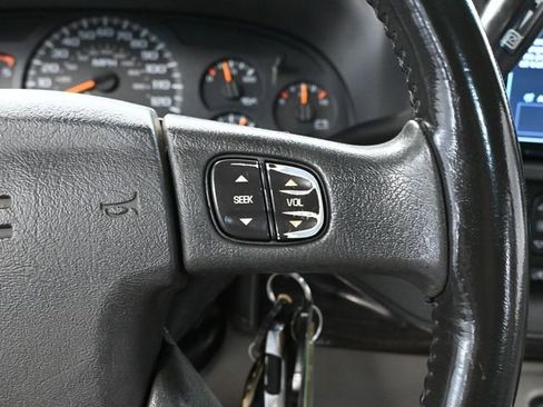 Used 2004 GMC Sierra 2500 SLT w/ Heavy-Duty Power Package image 28