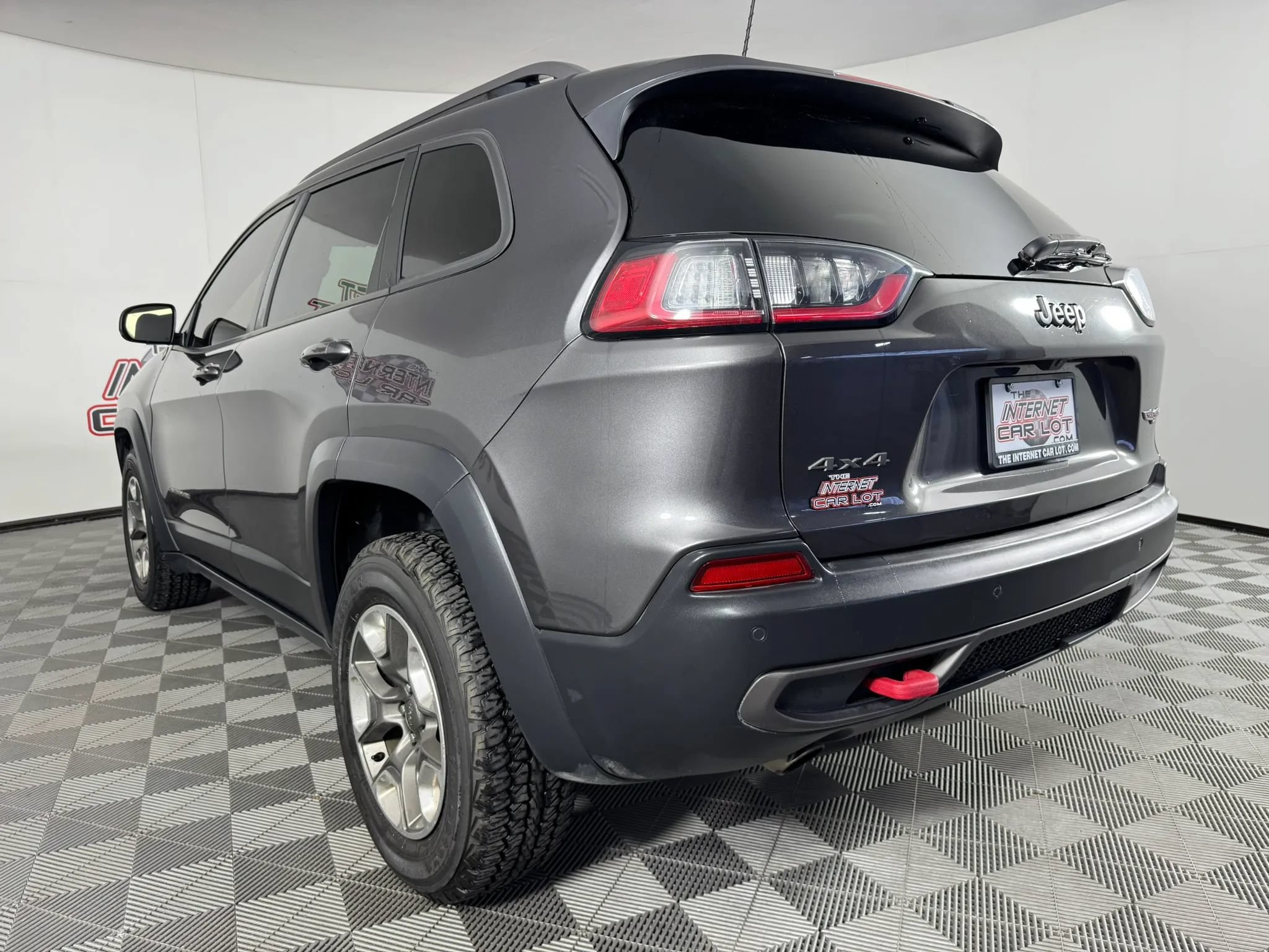 Used 2019 Jeep Cherokee Trailhawk AWD/4WD image 26