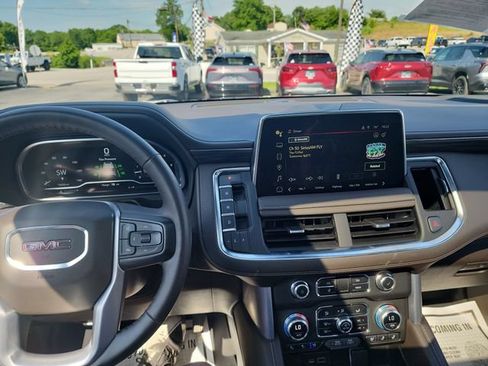 Used 2023 GMC Yukon SLT w/ SLT Luxury Package AWD/4WD image 18
