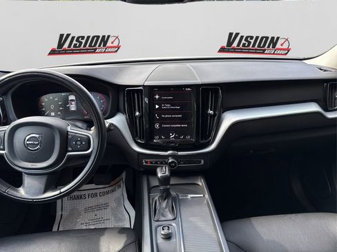 Used 2018 Volvo XC60 T5 Momentum w/ Vision Package image 21